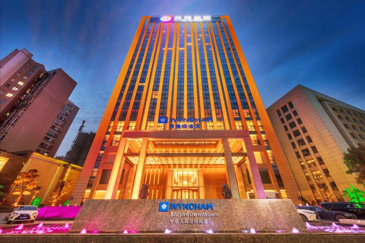 Wyndham Shiyan Downtown Hotel Ngoại thất bức ảnh
