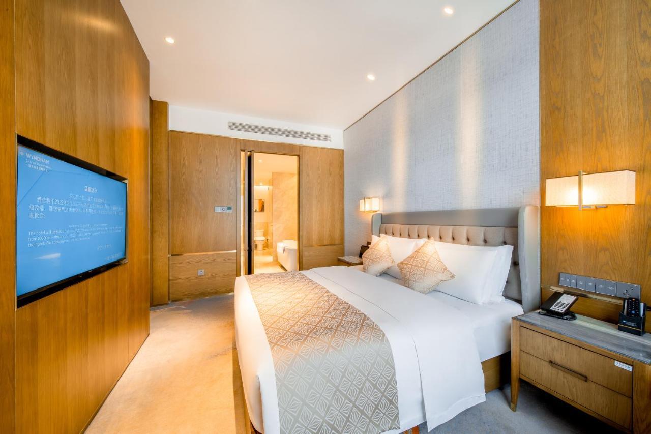 Wyndham Shiyan Downtown Hotel Ngoại thất bức ảnh